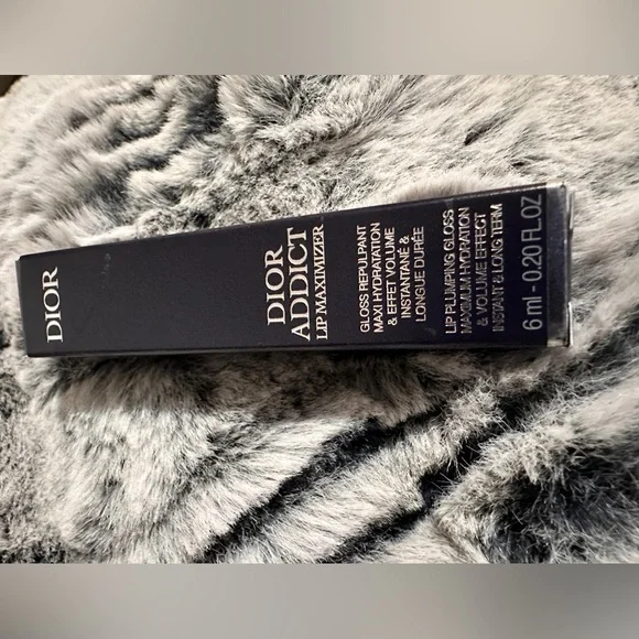 DIOR Addict Lip Maximizer Gloss 007 Raspberry Size 0.2 oz / 6 mL - Picture 7 of 13